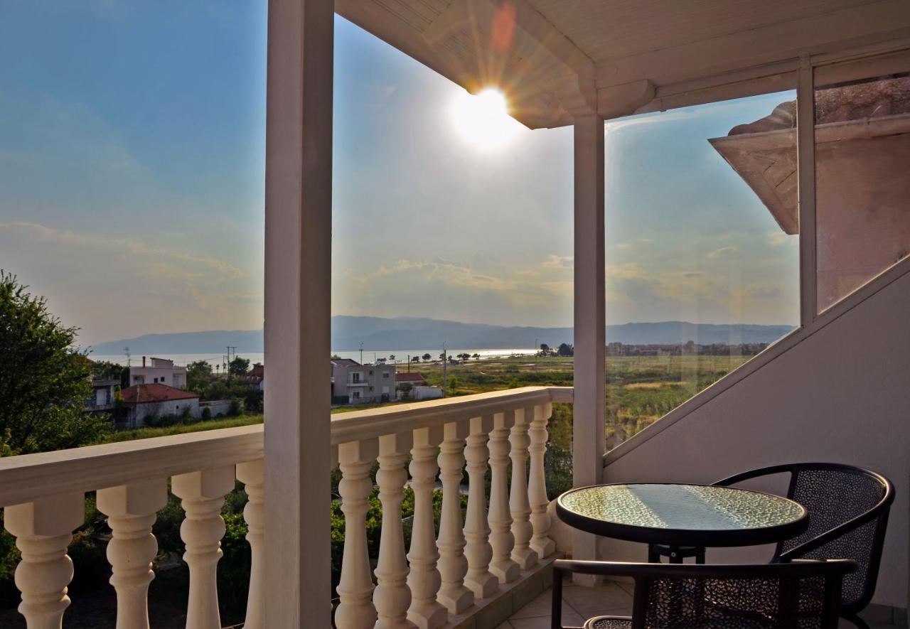 Joya Ofrynio Stylish Suites Ofrínion Dış mekan fotoğraf