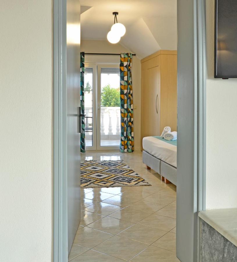 Joya Ofrynio Stylish Suites Ofrínion Oda fotoğraf